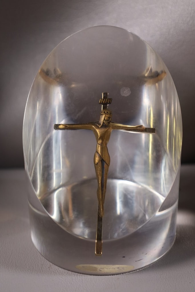 CRUCIFIX PAPERWEIGHT (1 of 1)