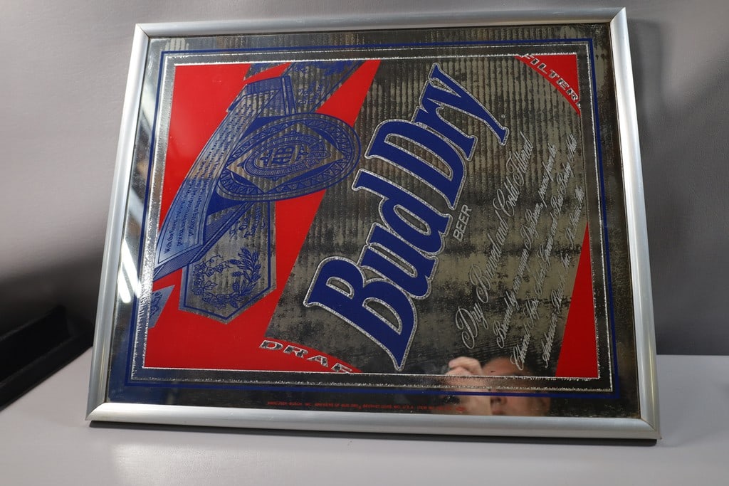VINTAGE BUD PICTURE: A VINTAGE BUDWEISER BUD DRY MIRRORED PICTURE. VERY GOOD CONDITION. 17" X 20.5" 