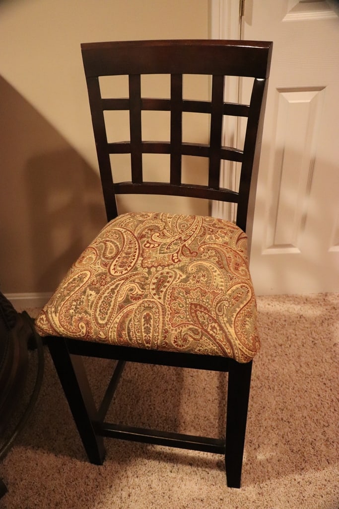 BAR CHAIRS: A GROUP OF 3 DARK COLORED MATCHING BAR CHAIRS. VERY GOOD CONDITION. 