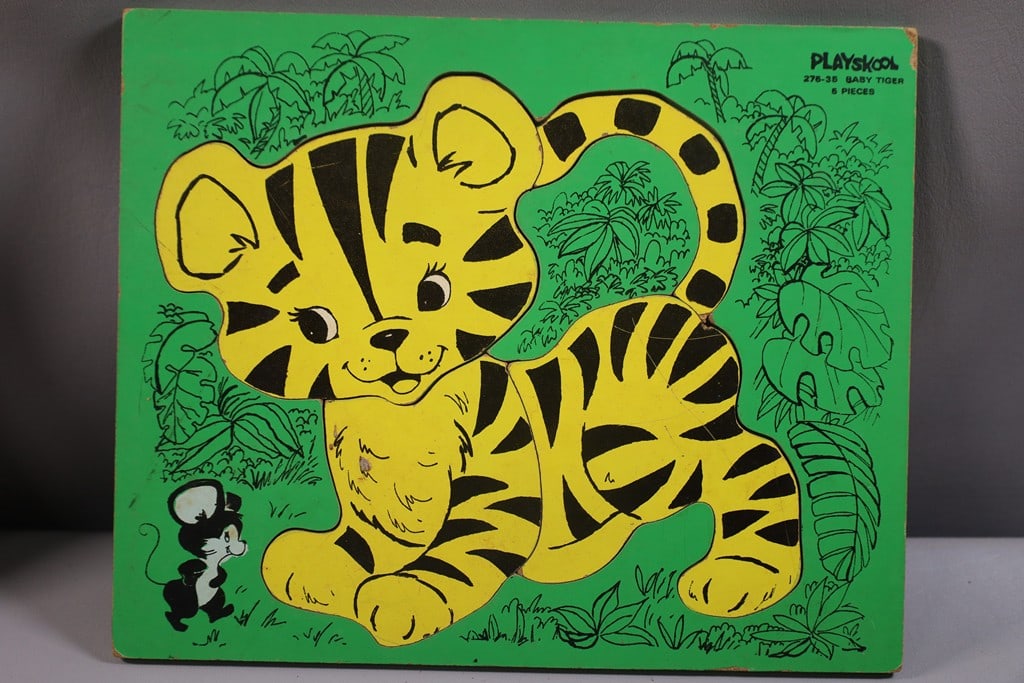 VINTAGE PUZZLE: A VINTAGE PLAYSKOOL BABY TIGER PUZZLE. GOOD CONDITION.