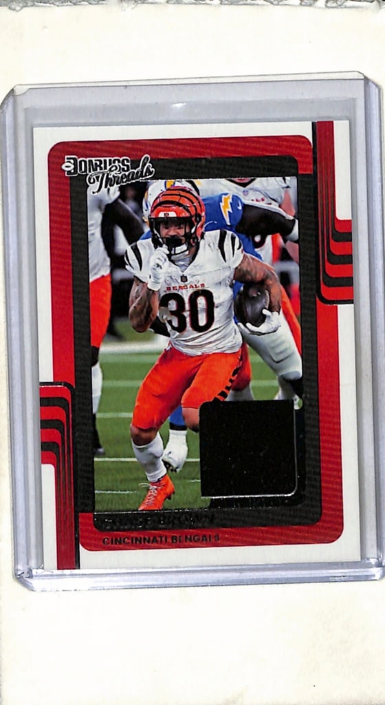 CHASE BROWN 2025 DONRUSS THREADS GAME USED BLACK JERSEY CARD: NEAR MINT OR BETTER CONDITION