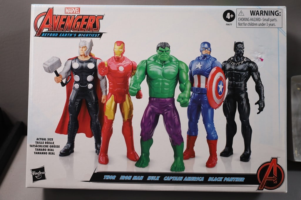 MARVEL FIGURES: A MARVEL AVENGERS HEROES FIGURE MULTIPACK. BRAND NEW.