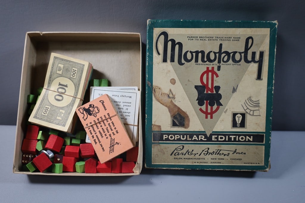 VINTAGE MONOPOLY (1 of 1)