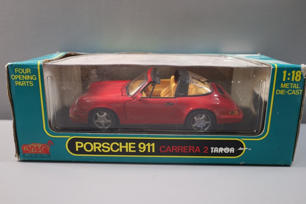 DIE CAST CAR (1 of 1)