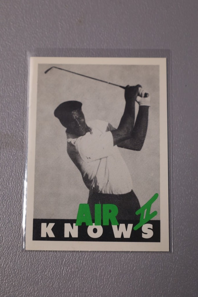MICHAEL JORDAN CARD: A MICHAEL JORDAN BRODER'S GOLF AIR KNOWS II CARD. NEAR MINT OR BETTER CONDITION.