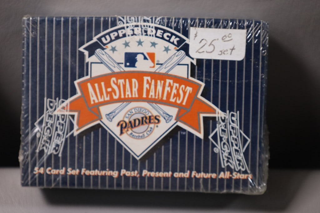 1992 ALL-STAR SET: A 1992 UPPER DECK ALL-STAR FAN FEST BASEBALL SEALED SET.