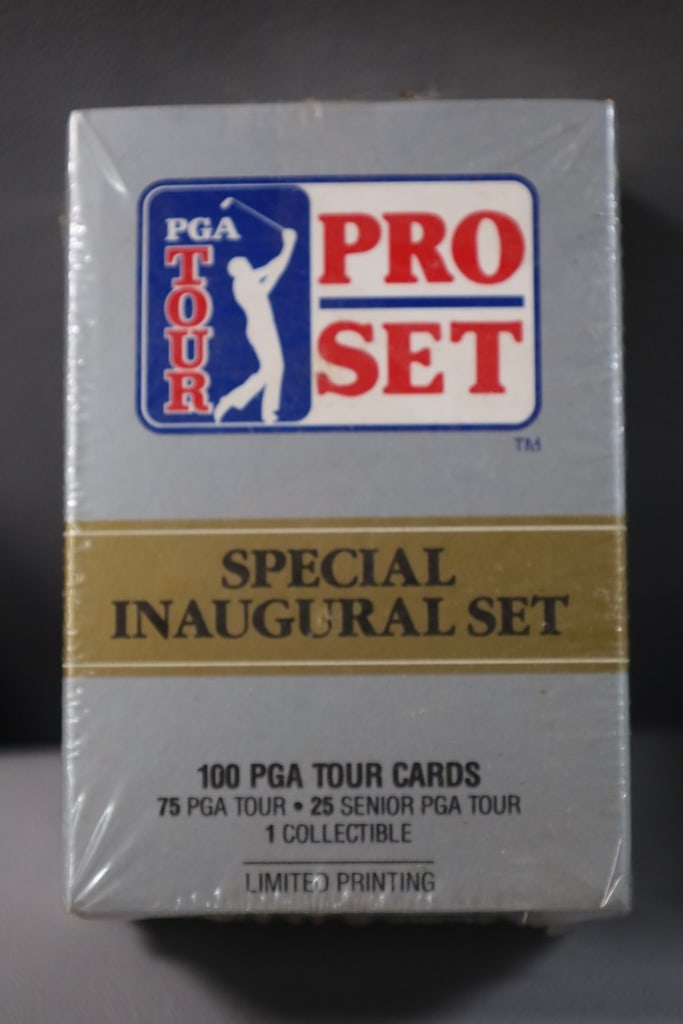 1990 GOLF SET: A 1990 PRO SET GOLF TRADING CARD SET SEALED.