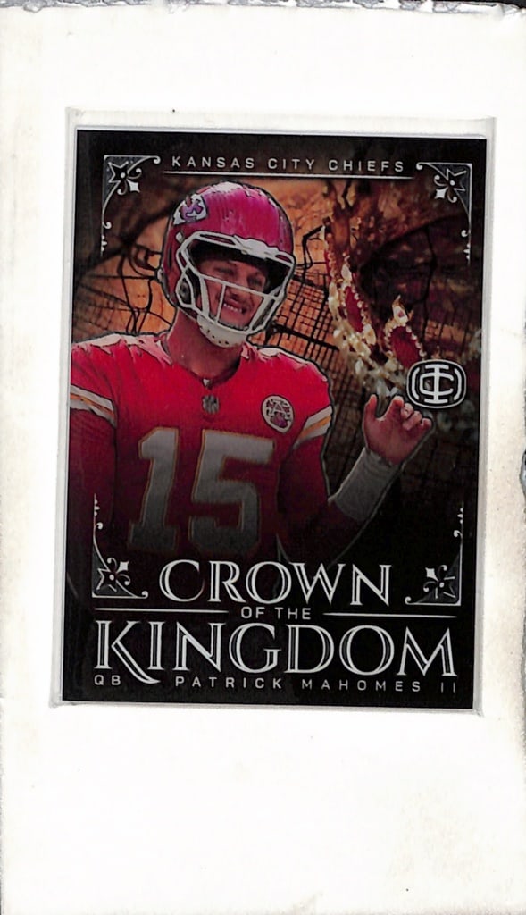 PATRICK MAHOMES 2025 PANINI ICONS CROWN OF THE KINGDON OPTICHROME INSERT: NEAR MINT OR BETTER CONDITION