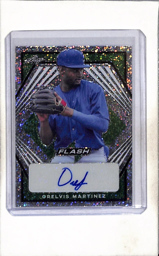 ORELVIS MARTINEZ 2021 LEAF FLASH AUTOGRAPH ROOKIE CARD: 2/25. NEAR MINT OR BETTER CONDITION
