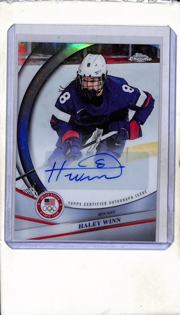 HALEY WINN 2026 TOPPS CHROME USA REFRACTOR AUTOGRAPH: GOLD MEDAL WINNER FOR HOCKEY. NEAR MINT OR BETTER CONDITION