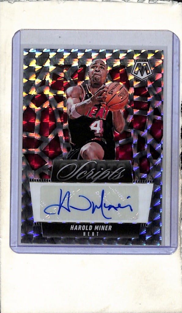 HAROLD MINER 2024-25 PANINI MOSAIC SILVER PRIZM AUTOGRAPH CARD: NEAR MINT OR BETTER CONDITION