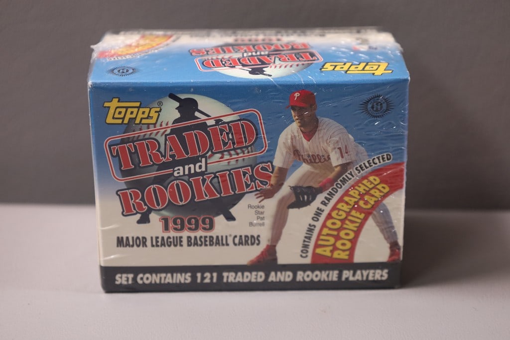 TOPPS TRADED SET: A 1999 TOPPS TRADED SET SEALED.