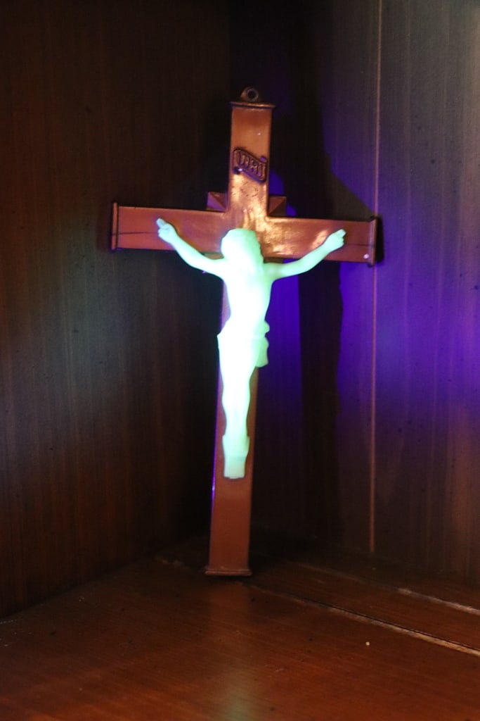 VINTAGE CRUCIFIX - 2