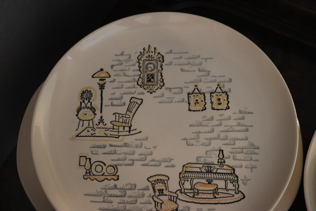 VINTAGE DISHES - 2