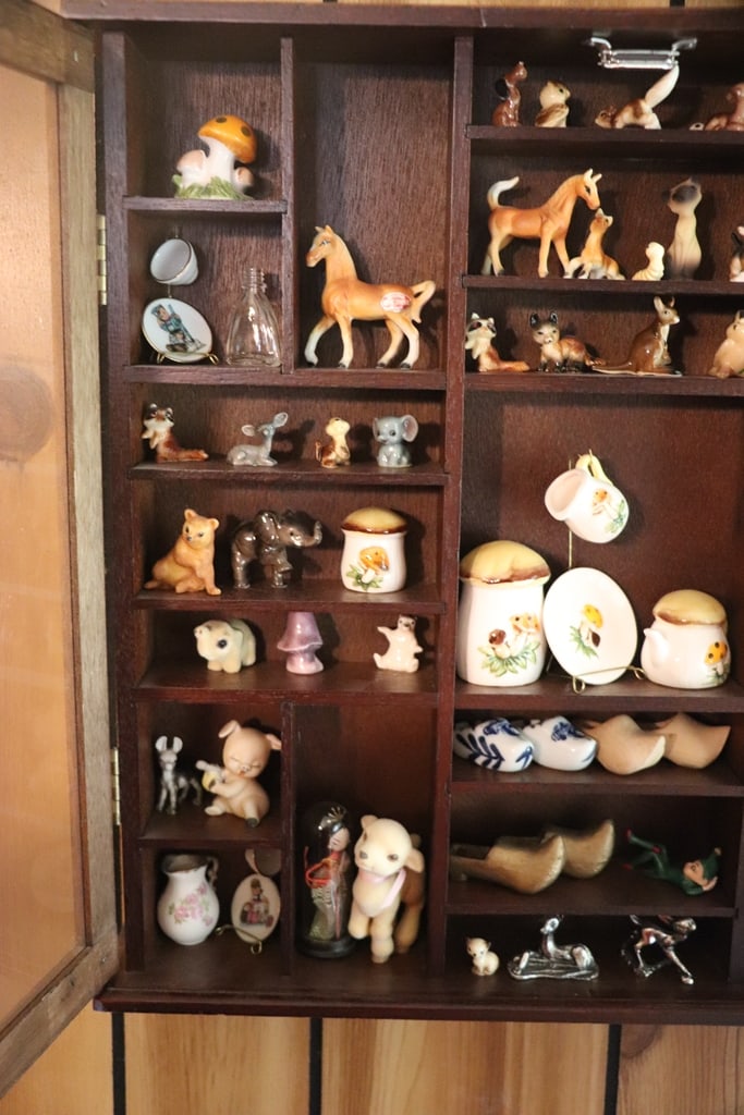 SHADOWBOX WITH FIGURES - 2