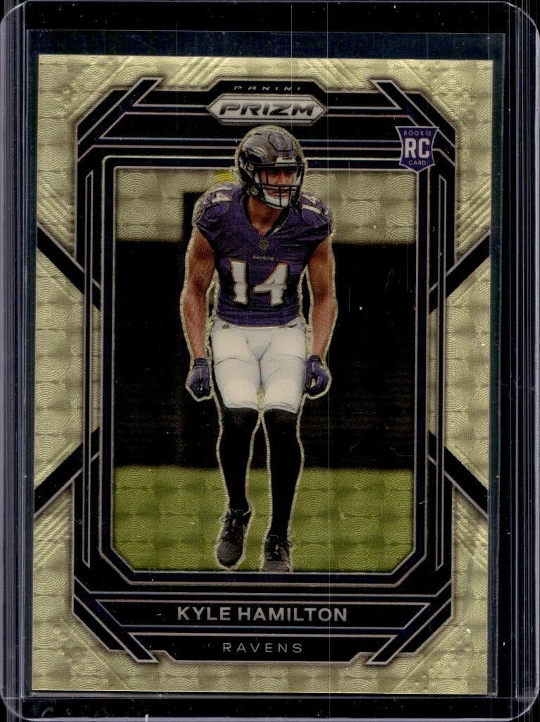 KYLE HAMILTON 2022 PANIN PRIZM GOLD VINYL PRIZM ROOKIE CARD SSP: 5/5. HAS A FACTORY FLAW BEND IN THE BOTTOM RIGHT CORNER