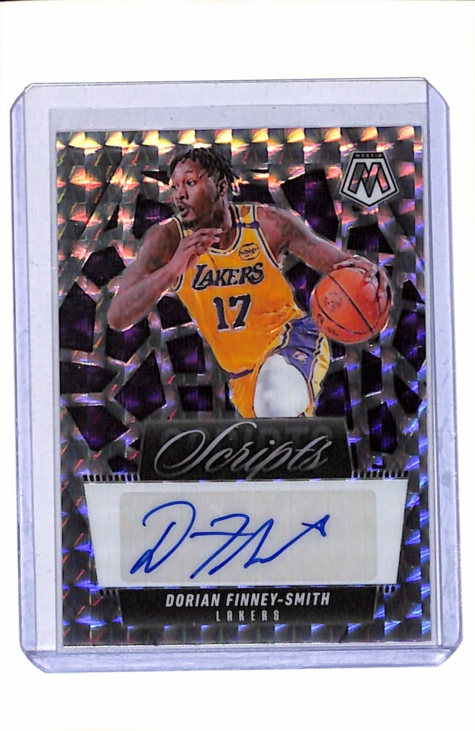 DORIAN FINNEY SMITH 2024-25 PANINI MOSAIC SILVER PRIZM AUTOGRAPH CARD: NEAR MINT OR BETTER CONDITION