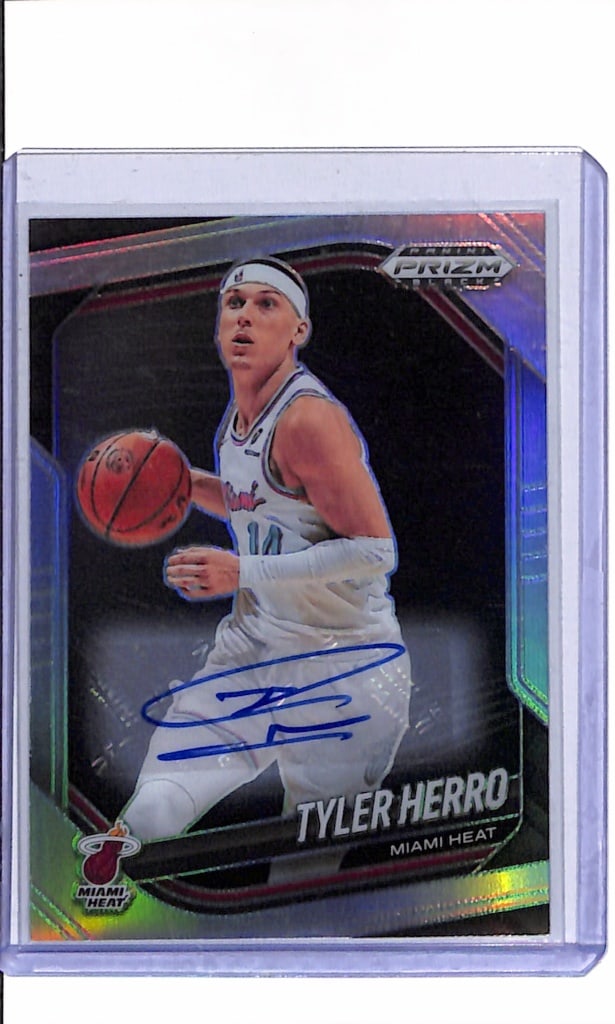 TYLER HERRO 2024-25 PANINI PRIZM SILVER PRIZM AUTOGRAPH CAD: NEAR MINT OR BETTER CONDITION