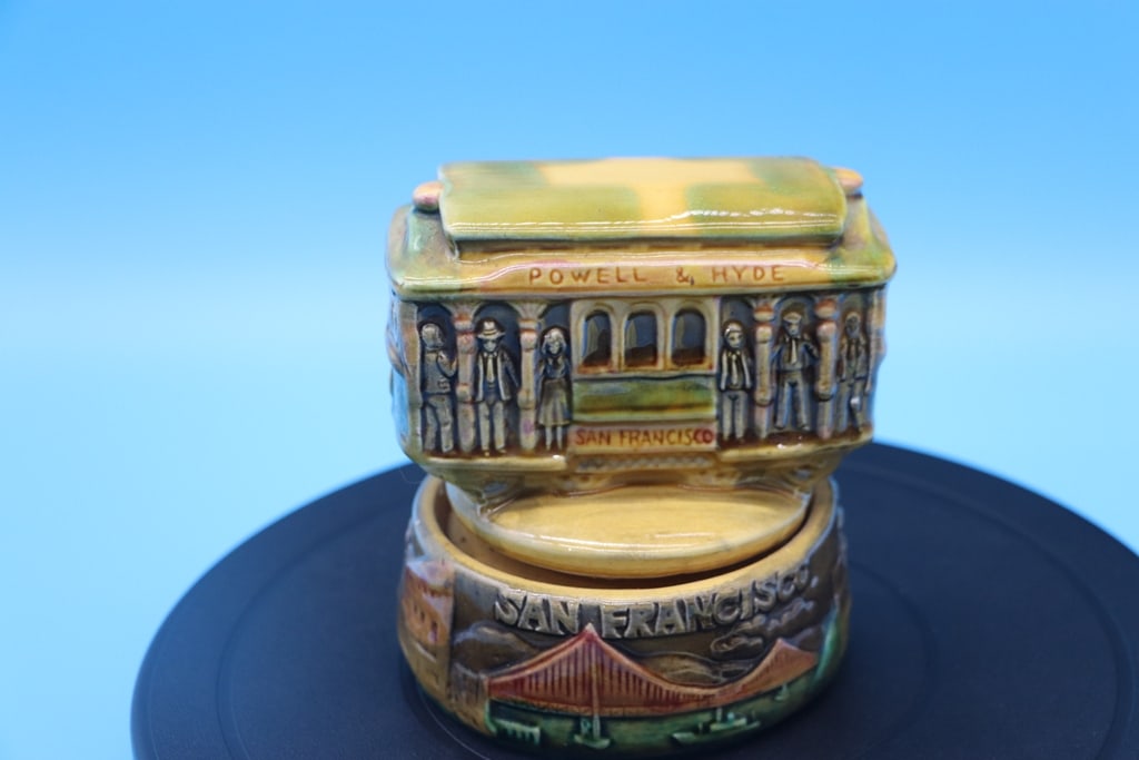 VINTAGE MUSIC BOX - 2