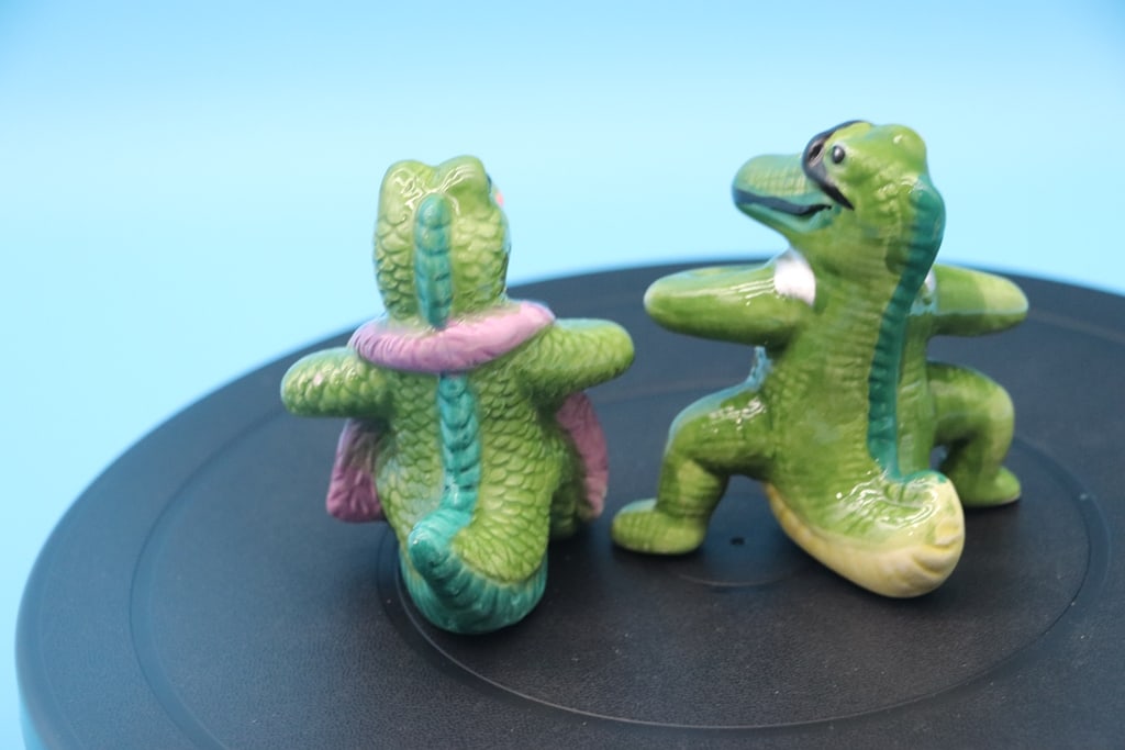 SALT AND PEPPER SET - 2