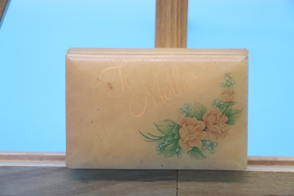 VINTAGE TRINKET BOX (1 of 3)