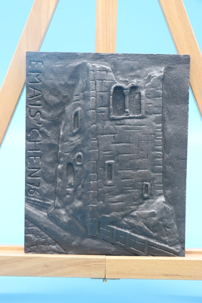 F.A.M. CAST IRON: A F.A.M. CAST IRON WALL ART FROM 1976 AND THE EMAIS'CHEN FESTIVAL. VERY GOOD CONDITION. 6" X 9"