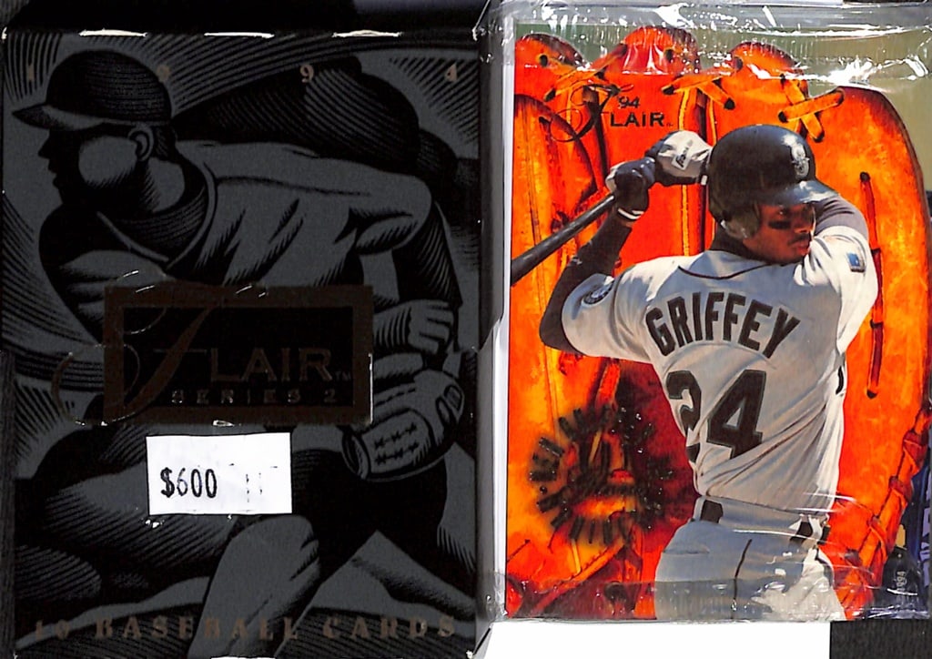 KEN GRIFFEY JR 1994 FLAIR HOT GLOVE SEALED PACK SSP: STILL IN THE SEALED PACK WITH OPUTER BOX. RARE.