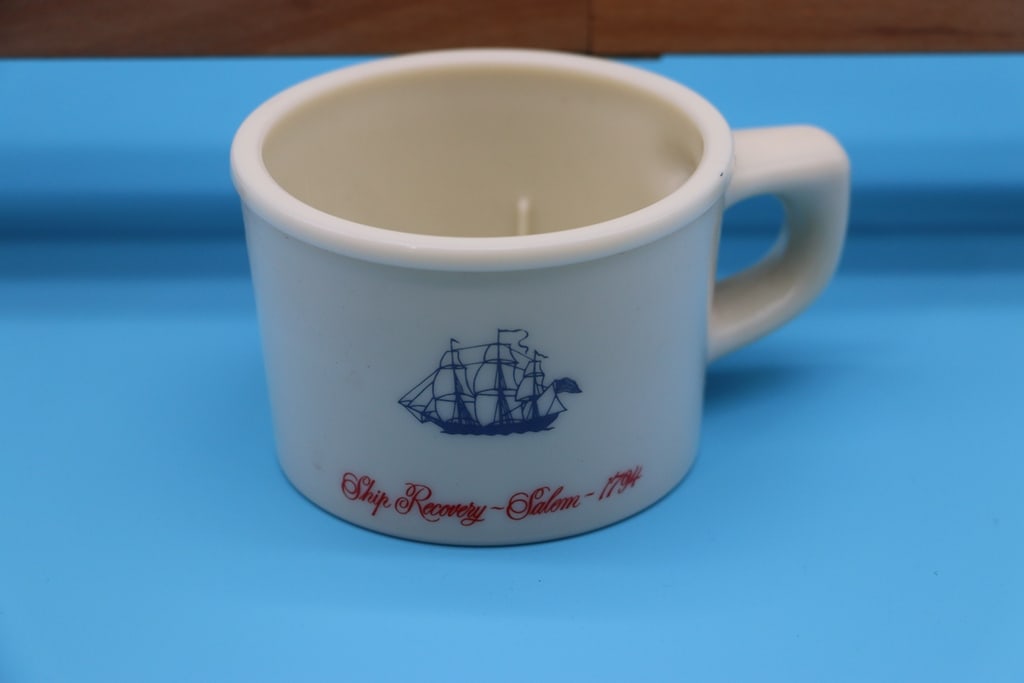 VINTAGE OLD SPICE: A VINTAGE OLD SPICE SHAVE CUP. VERY GOOD CONDITION