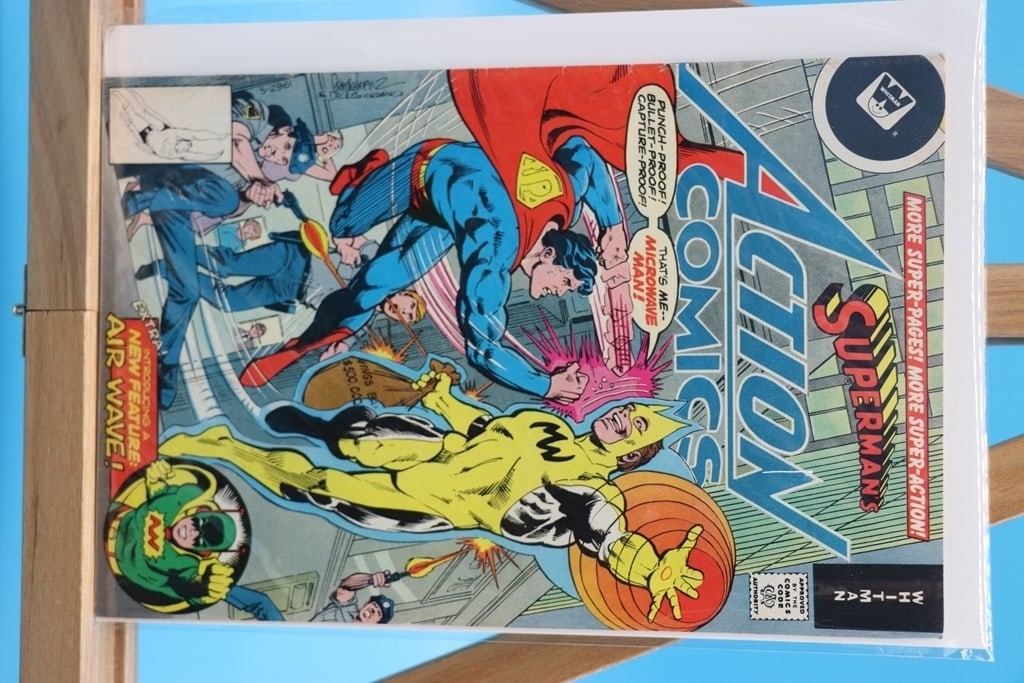 VINTAGE COMIC: A VINTAGE WHITMAN ACTION COMICS SUPERMAN COMIC BOOK. GOOD CONDITION.