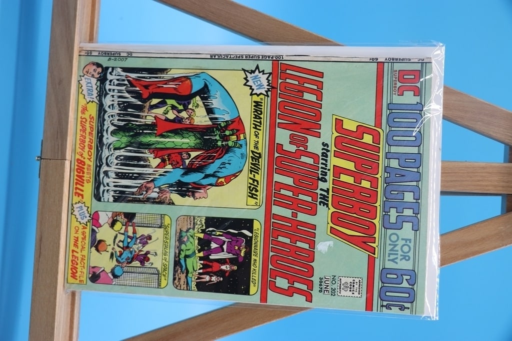 VINTAGE DC COMIC: A VINTAGE SUPERBOY FEATURING THE LEGION OF SUPERHEORES #202 COMIC. GOOD CONDITION.