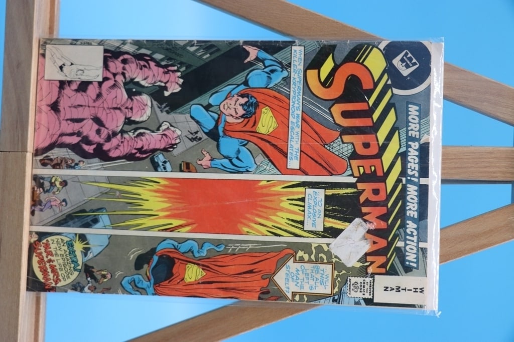 VINTAGE DC COMIC: A VINTAGE WHITMAN SUPERMAN COMIC. GOOD CONDITION.