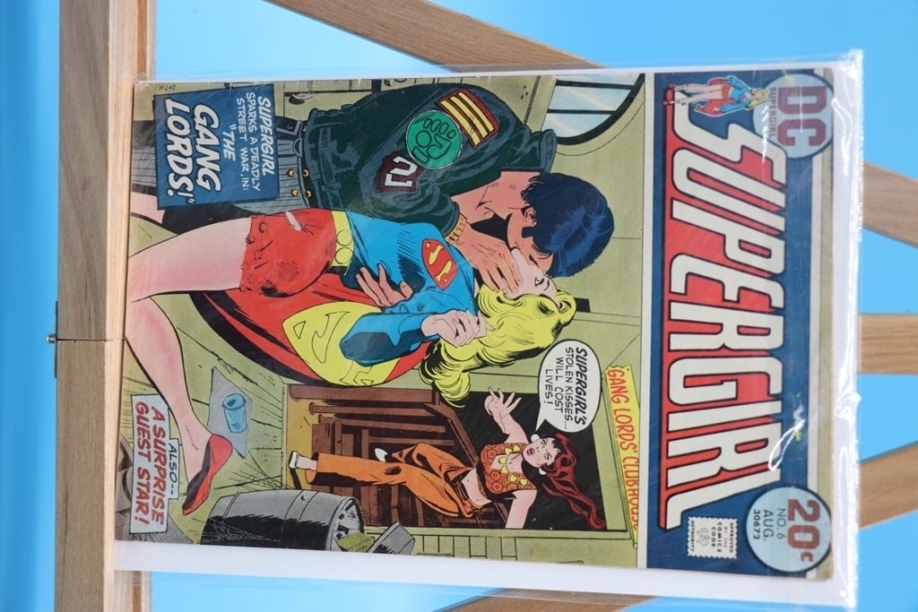 VINTAGE DC COMIC: A VINTAGE SUPERGIRL #6 COMIC. GOOD CONDITION.