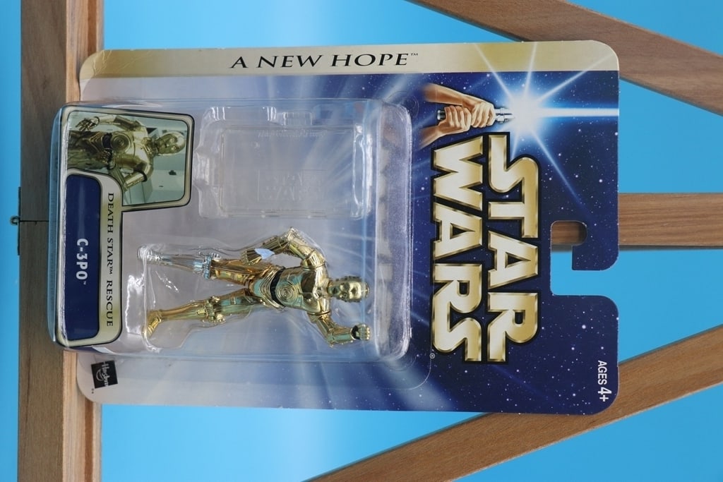 STAR WARS TOY: A STAR WARS NEW HOPE C-3PO TOY. BRAND NEW. BOX MAY HAVE CONDITION ISSUES BUT ITEM IS SEALED.