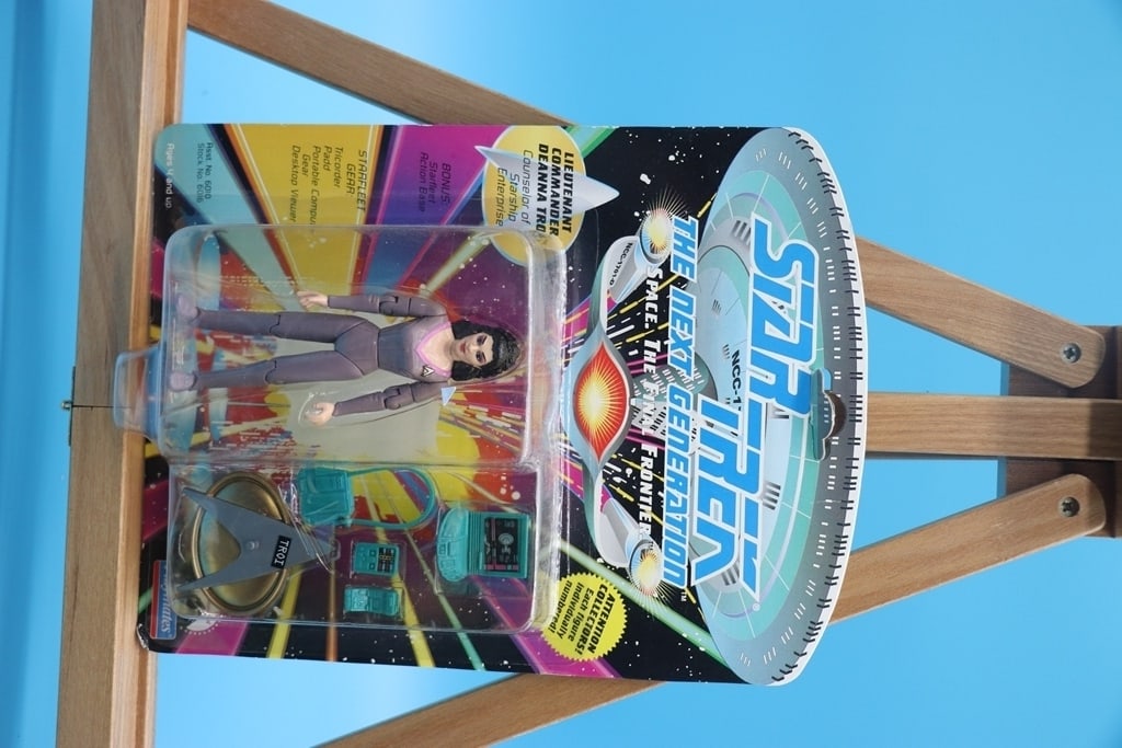 STAR TREK TOY: A STAR TREK TNG LT. COMMANDER DEANNA TROI TOY. BRAND NEW. BOX MAY HAVE CONDITION ISSUES BUT ITEM IS SEALED.