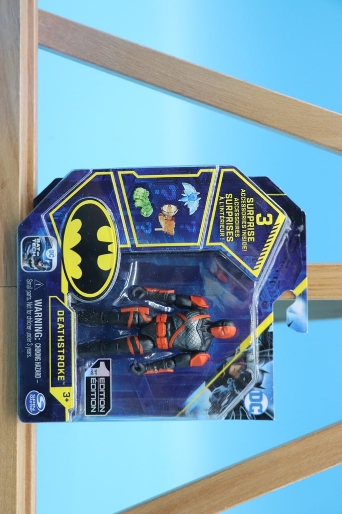BATMAN TOY: A BATMAN DEATHSTROKE TOY. BRAND NEW. BOX MAY HAVE CONDITION ISSUES BUT ITEM IS SEALED.