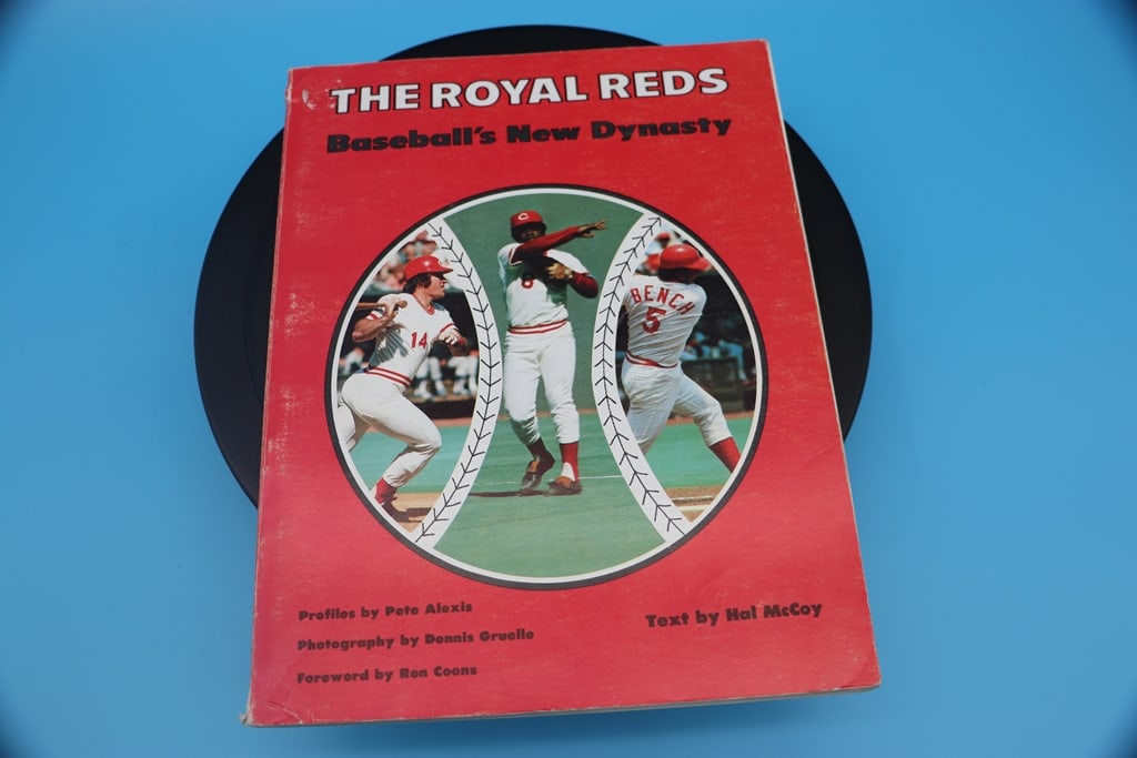 VINTAGE REDS: A VINTAGE 1977 FIRST PRINTING OF THE BOOK ROYAL REDS. VERY GOOD CONDITION.