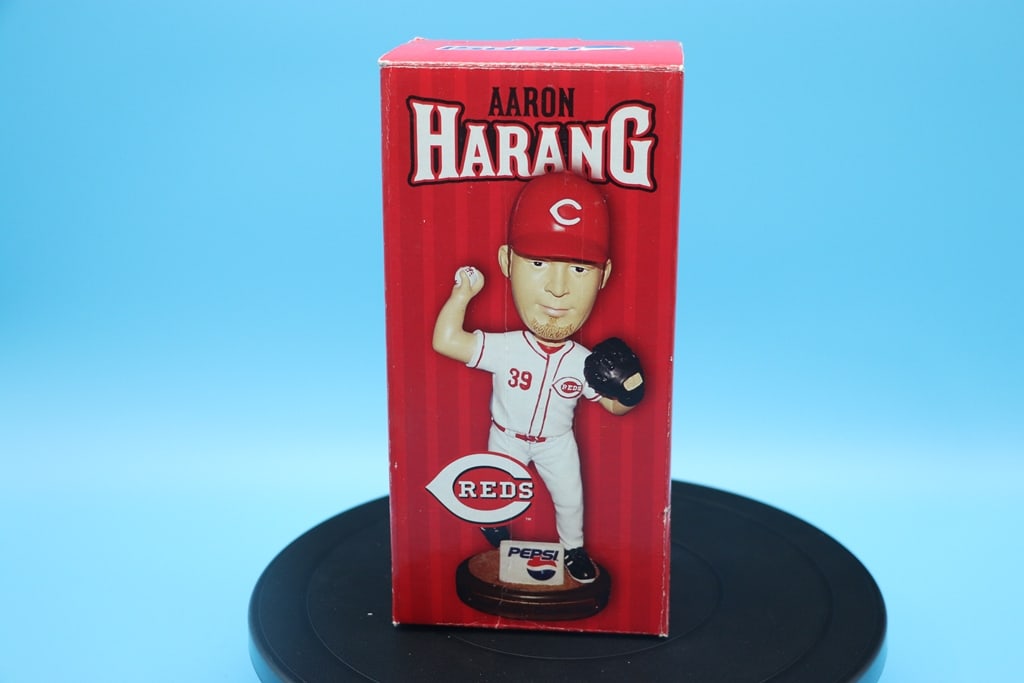 AARON HARANG BOBBLE: A CINCINNATI REDS AARON HARANG SGA BOBBLEHEAD. VERY GOOD CONDITION.