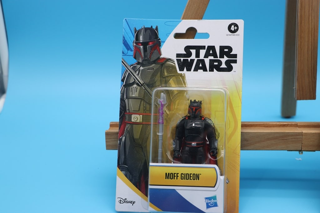STAR WARS FIGURE: A STAR WARS MANDALORIAN MOFF GIDEON FIGURE. BRAND NEW