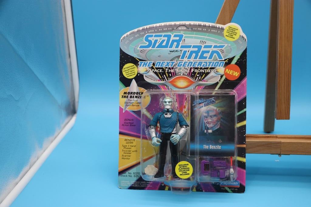 STAR TREK FIGURE: A STAR TREK THE NEXT GENERATION (TNG) MORDOCK THE BENZITE FIGURE. BRAND NEW