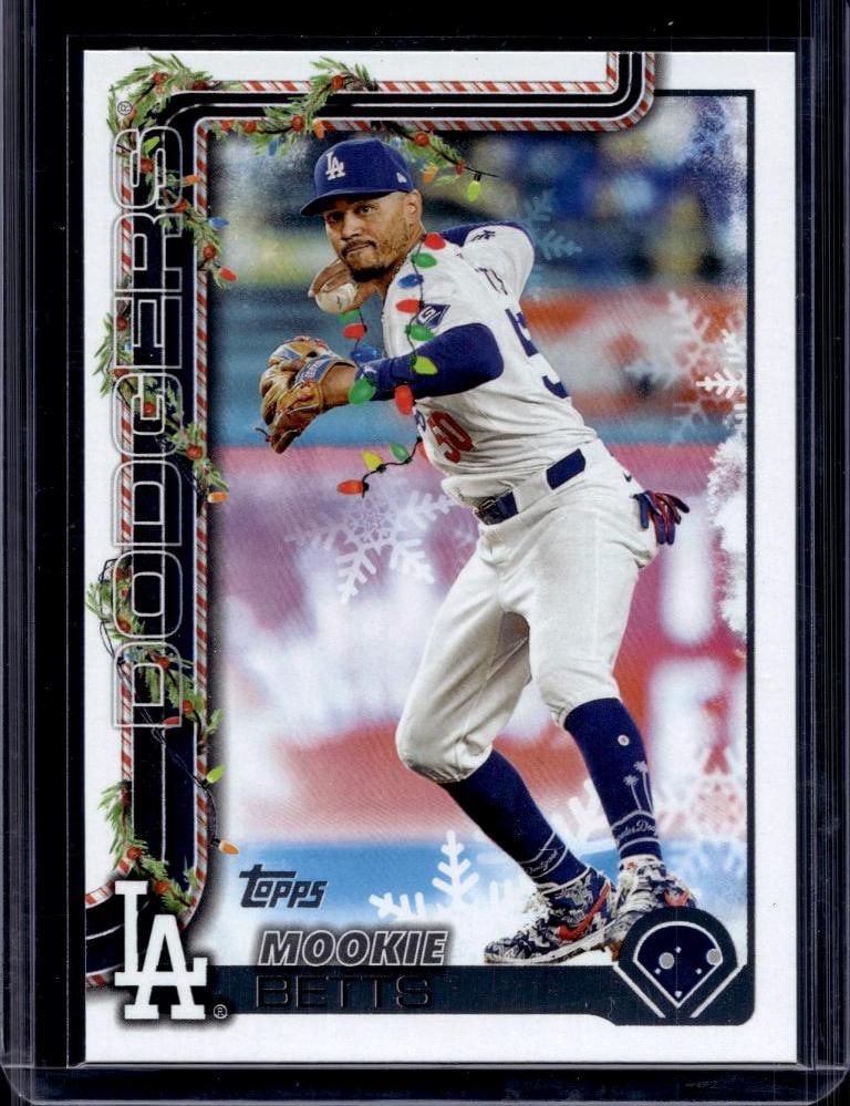 MOOKIE BETTS 2025 TOPPS HOLIDAY CHRISTMAS LIGHTS PHOTO VARIATION SP: NEAR MINT OR BETTER CONDITION