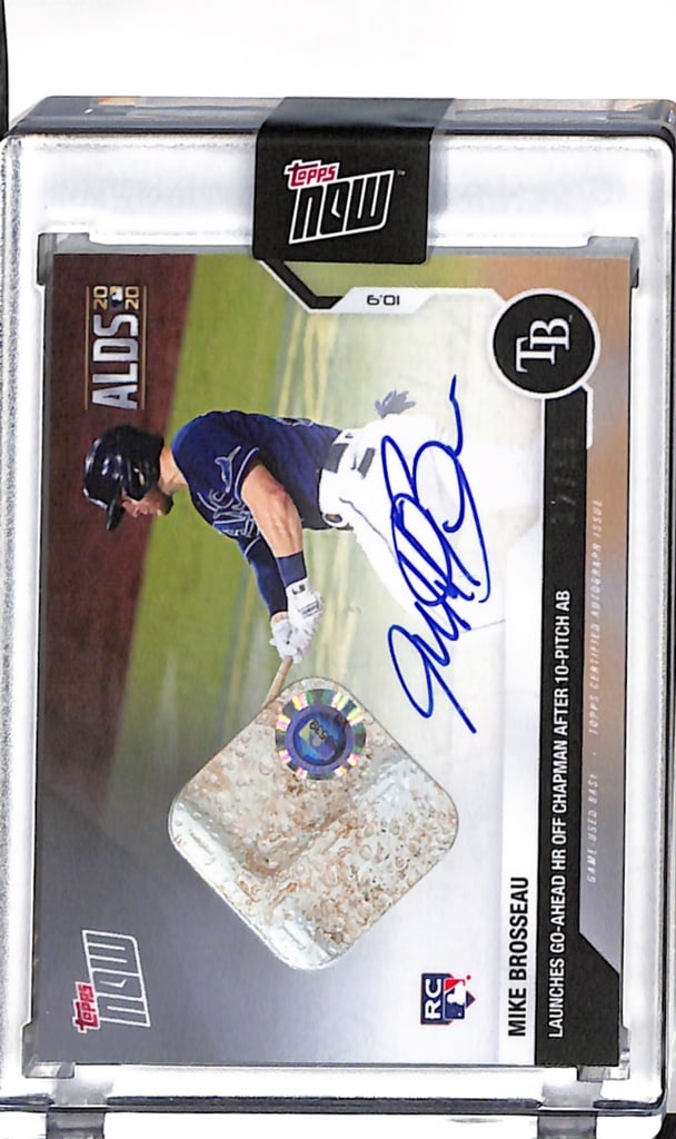 LA KNIGHT 2025 TOPPS WWE EXALTED LOGO AUTOGRAPH CARD SP: 16/25. NEAR MINT OR BETTER CONDITION