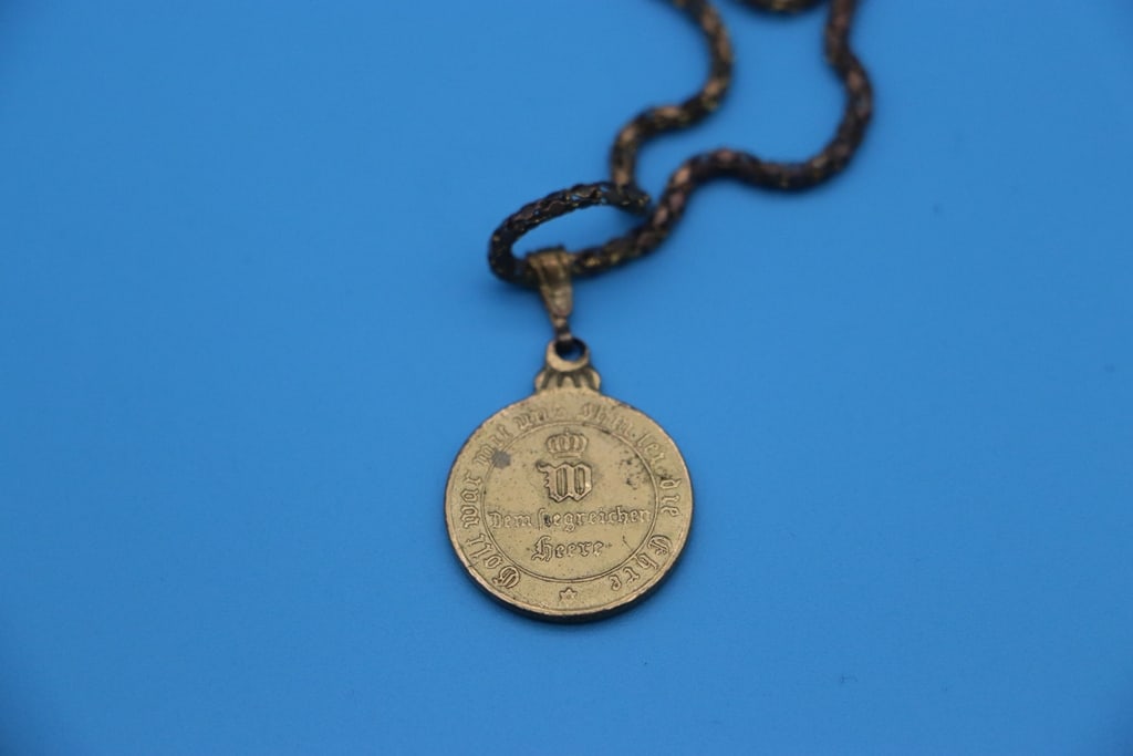 VINTAGE MEDAL - 2