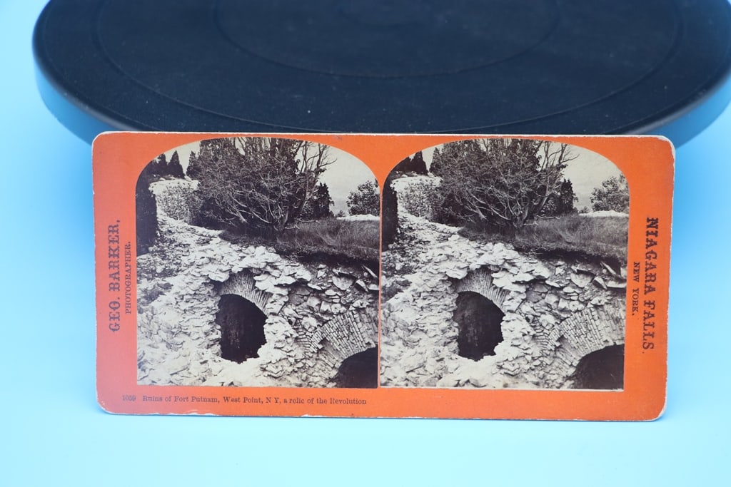 ANTIQUE STEREOSCOPE SLIDE: AN ANTIQUE GEO. BARKER STEREOSCOPE SLIDE OF THE RUINS OF FORT PUTNAM, NEAR WEST POINT. GOOD CONDITION
