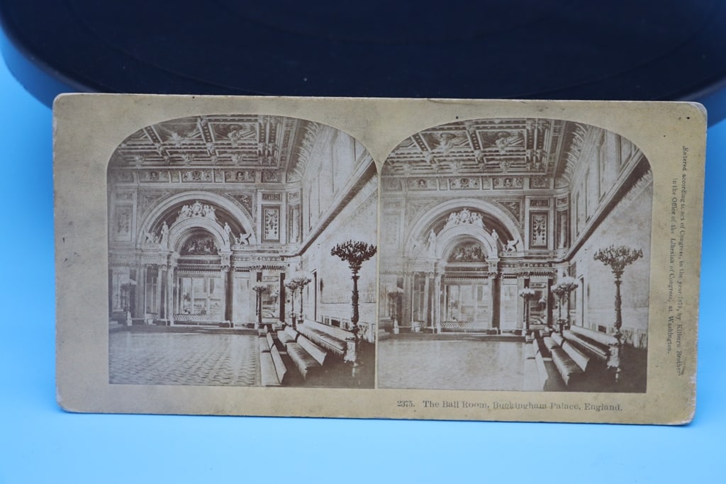 ANTIQUE STEREOSCOPE SLIDE: AN 1879 KILBURN BROTHERS NUCKINGHAM PALACE STEREOSCOPE SLIDE. GOOD CONDITION.