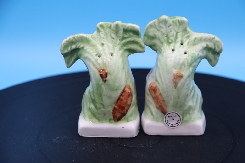 VINTAGE SALT AND PEPPER - 2