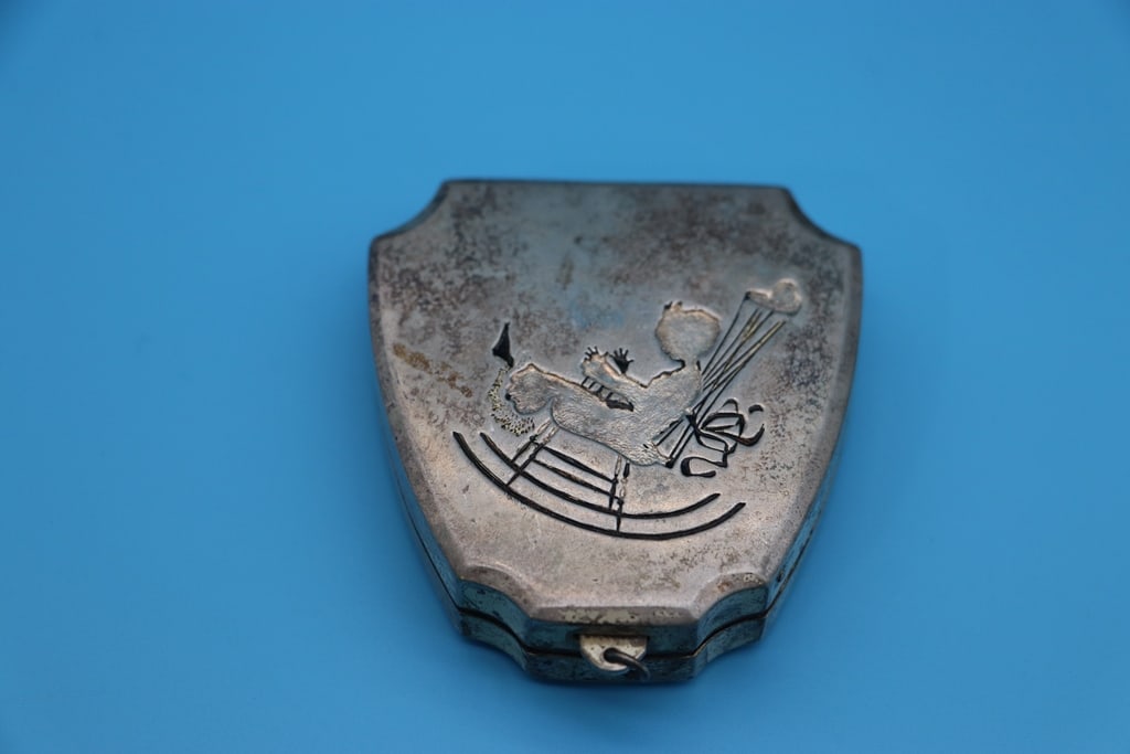 VINTAGE COMPACT (1 of 2)