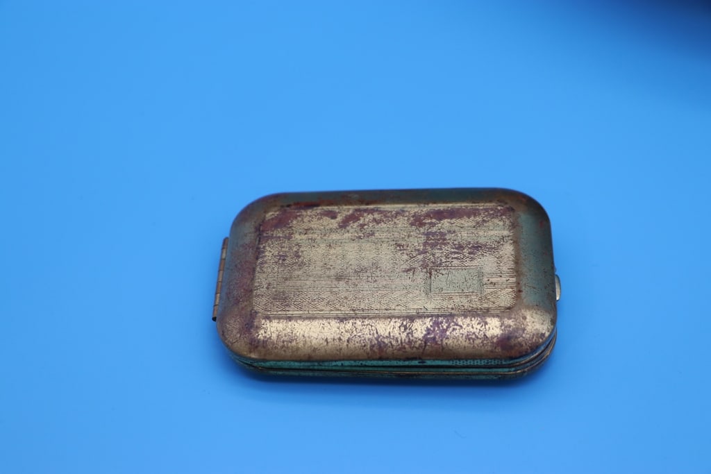 ART DECO COMPACT (1 of 2)