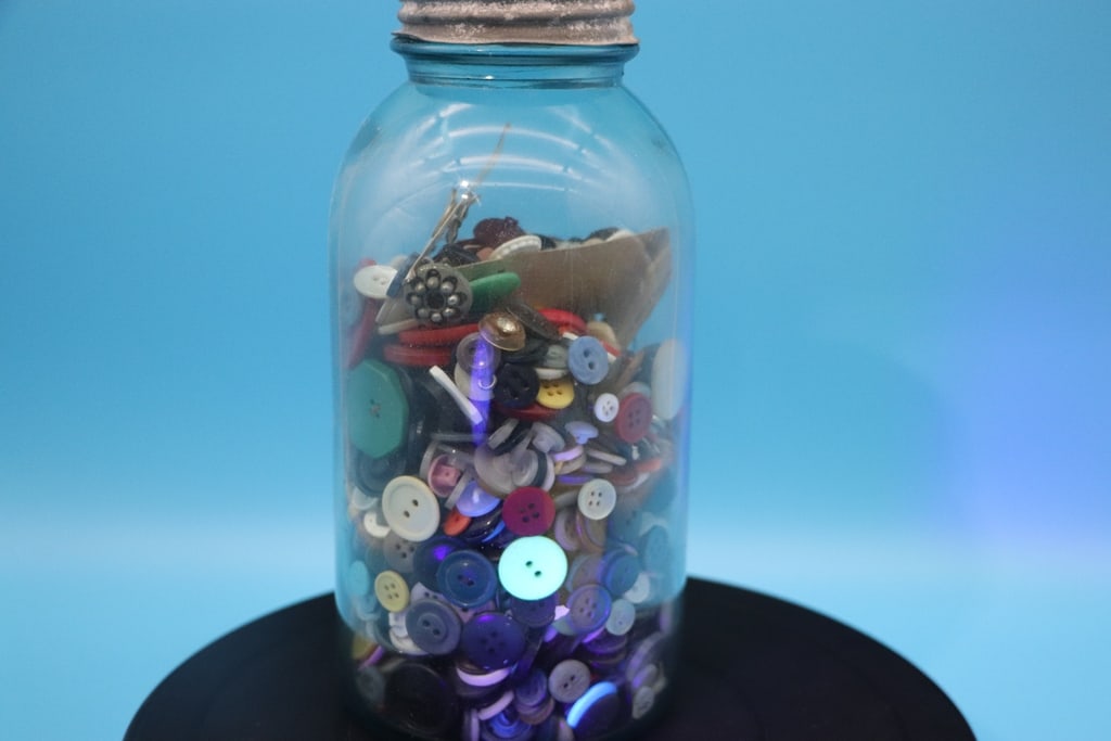 VINTAGE BUTTONS - 2