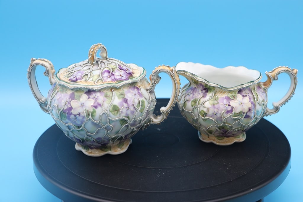 VINTAGE NIPPON: A VINTAGE NIPPON MORIAGE CREAMER AND SUGAR. VERY GOOD CONDITION.