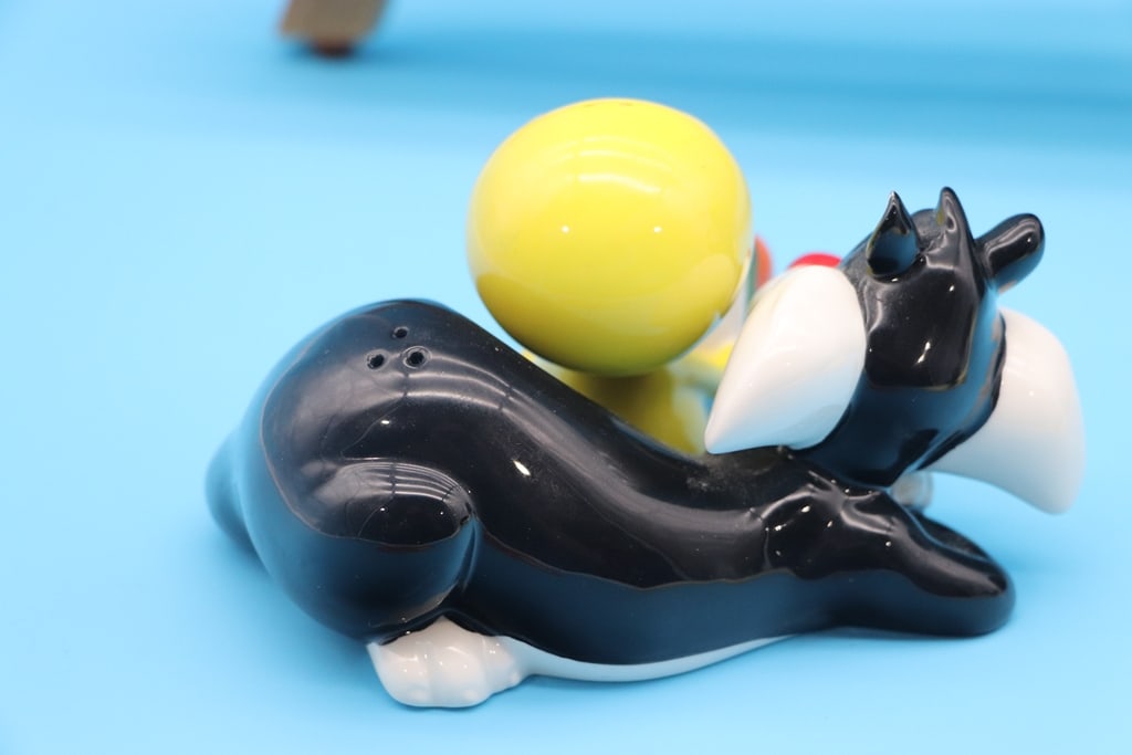 SALT AND PEPPER SET - 2